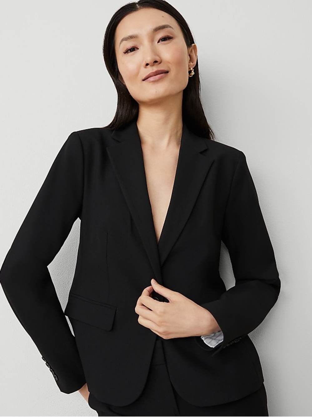 Ann Taylor The Notched Single Button Blazer in Seasonless Stretch Black Sz 8